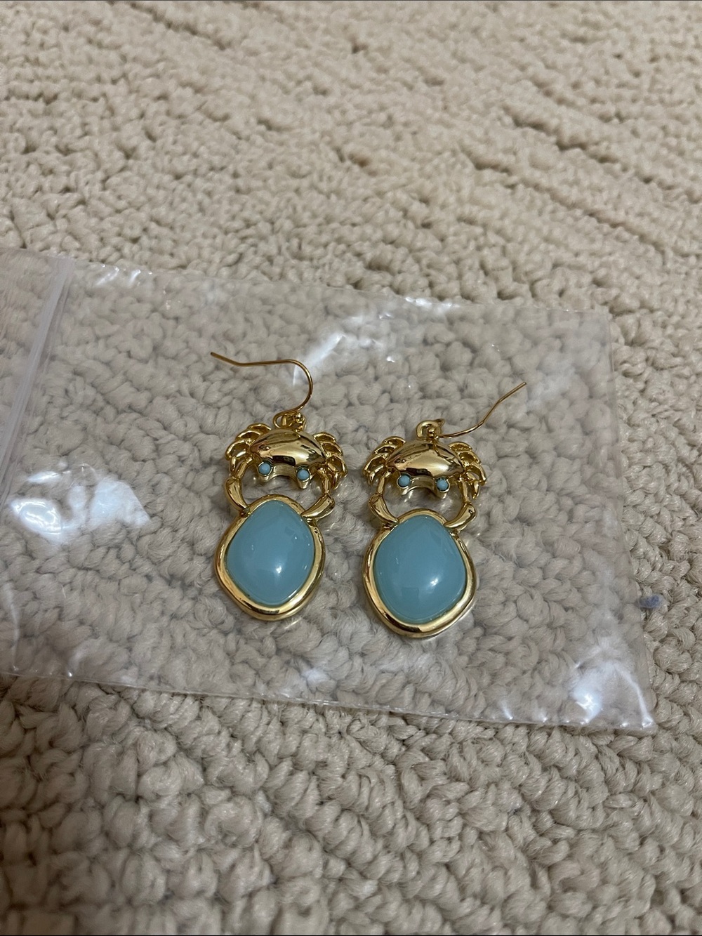 Lilly Pulitzer gold crab earrings excellent condition